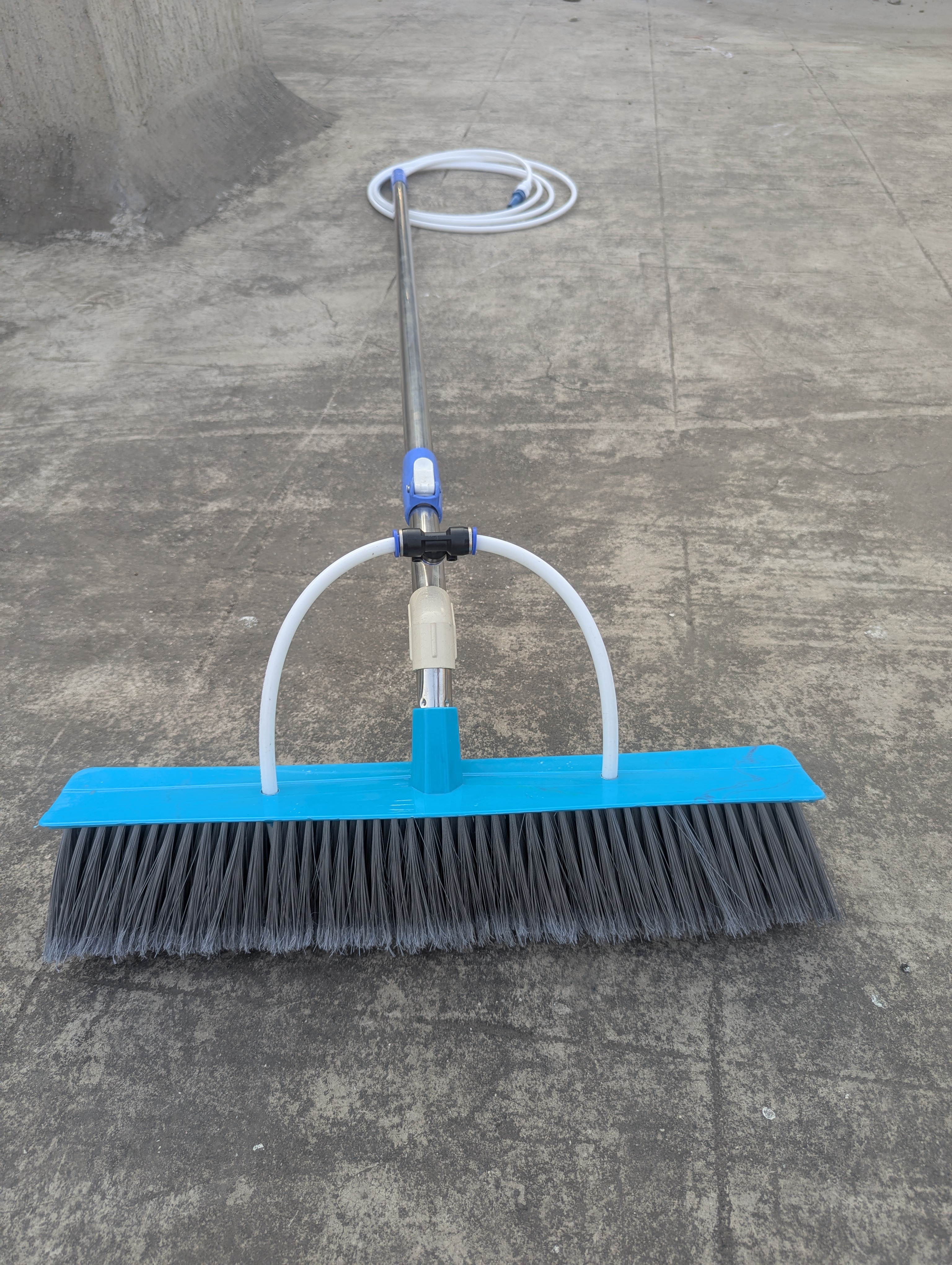 Solar Cleaning Brush